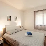 Apartment N&t *
